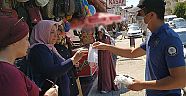 Arsuz’da Polis maskesizleri uyardı ve maske dağıttı…