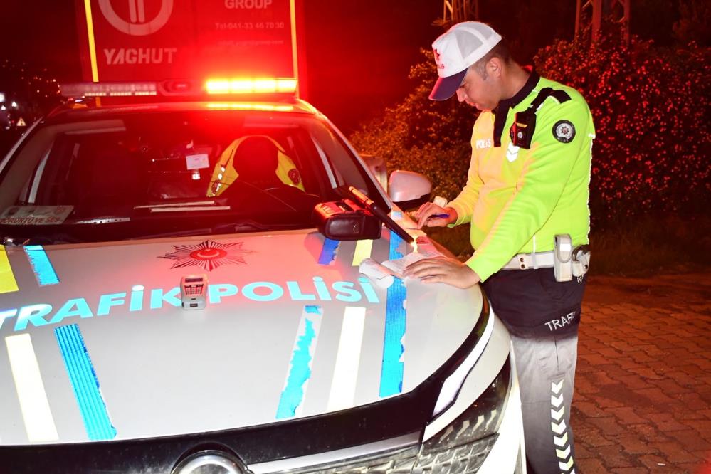 Hatay’da gece trafiğinde sıkı kontrol! Alkol ve kask denetimi yapıldı