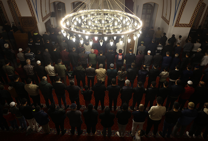 Habibi Neccar’da 3 Yıl Sonra İlk Teravih!