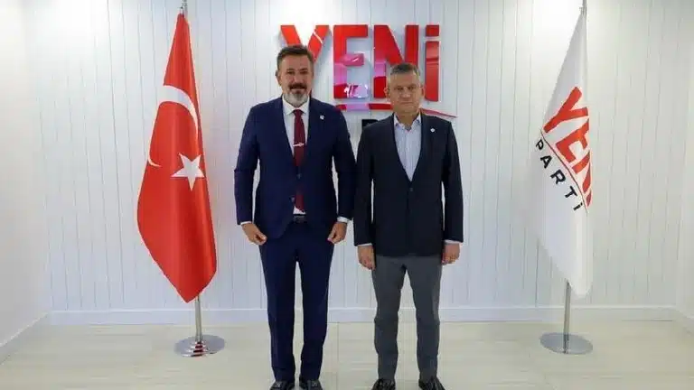 Sami Üstün, Özgür Özel ile Hatay ve Arsuz’un ihtiyaçlarını görüştü