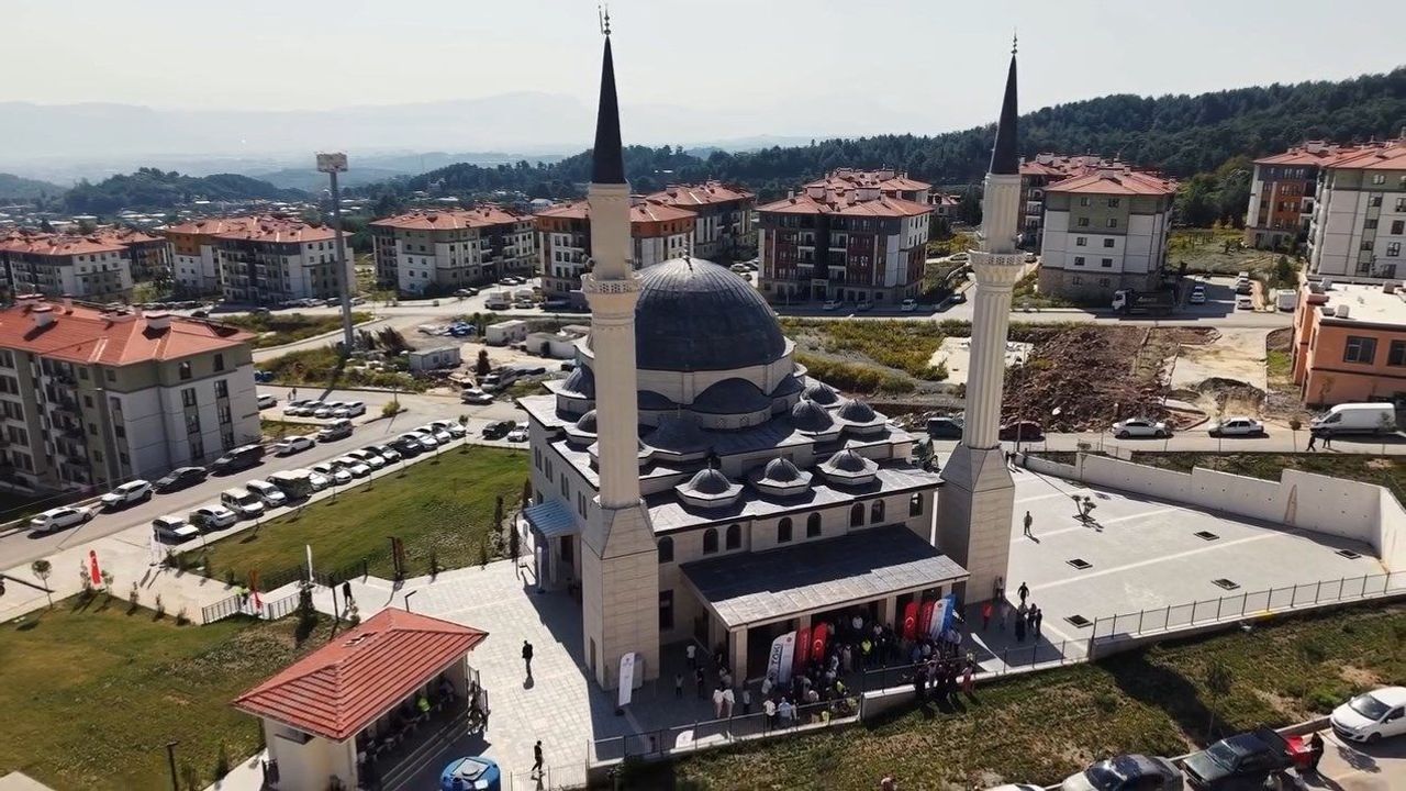 Hatay’da Deprem Sonrası 138’inci Cami İbadete Açıldı