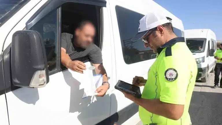 Hatay’da okul servislerine trafik denetimi yapıldı