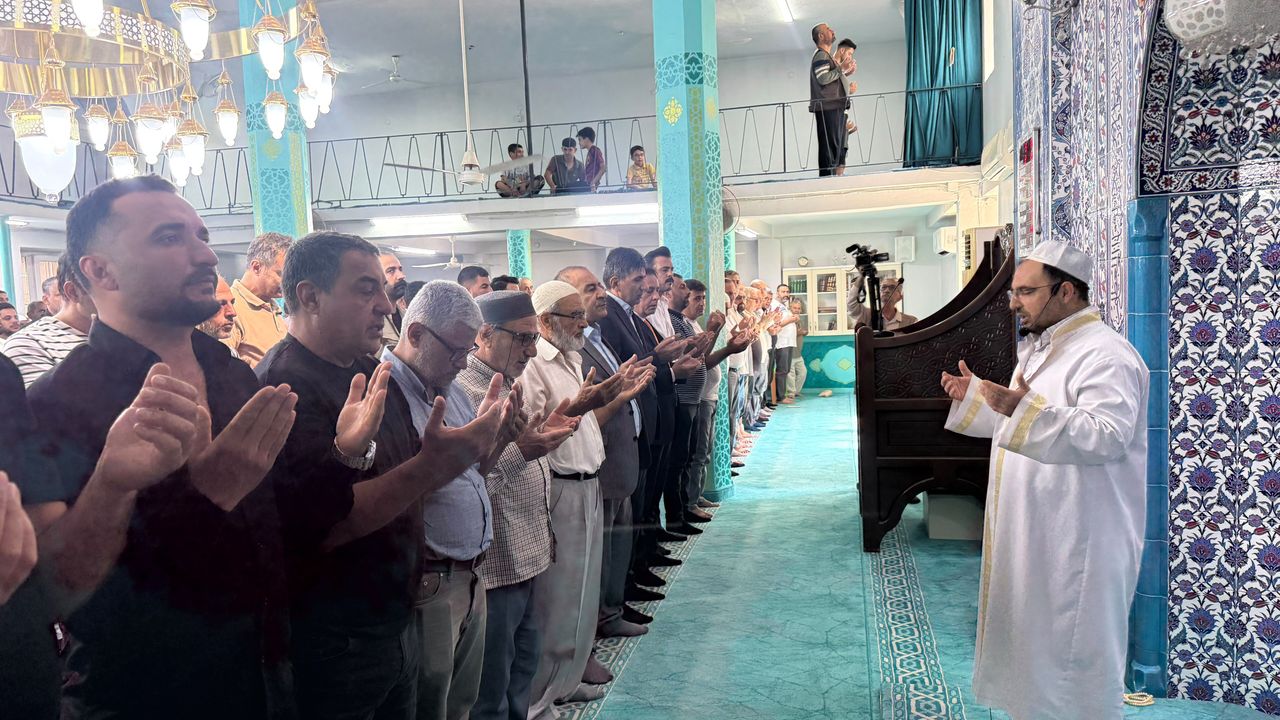 Batan gemideki kayıplar için gıyabi cenaze namazı