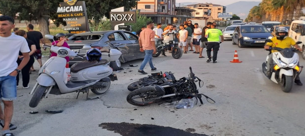 Arsuz'da Motosiklet Otomobil Çarpıştı.