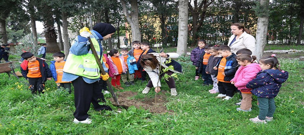 MİNİKLER, HBB İLE OKULLARINI AĞAÇLANDIRIYOR!