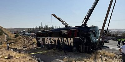 Hatay’a Gelen Yolcu Otobüs Urfa’da devrildi: 27 Yaralı!