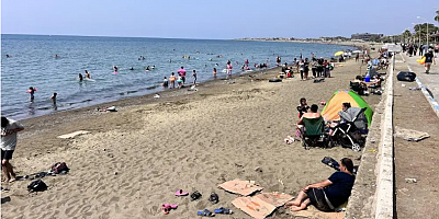 Kurban Bayramı’nda Arsuz Plajı Dolup Taştı